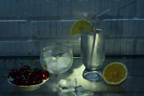 Still Life Cocktail Cherry Ice Bouquet — Zdjęcie stockowe