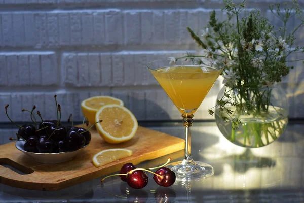 Orangensaft Kirsche Und Zitrone — Stockfoto