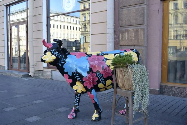 Dekorative Kuh Auf Der Straße Dekoration Der Stadtstraße — Stockfoto