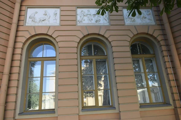 Фасад Исторического Здания Античном Стиле — стоковое фото