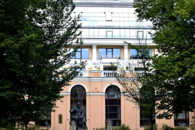 Binanın dış görünüşü, antika tarzı.