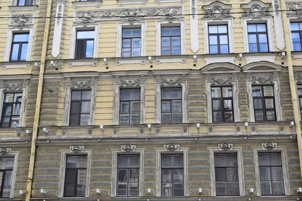 Detalles Fachada Del Edificio Estilo Antiguo —  Fotos de Stock