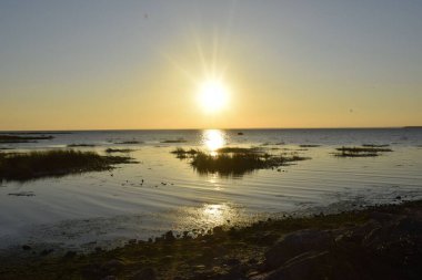 Gölde gün batımı, gölde akşam.
