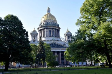 Şehirdeki bina, klasik mimari.