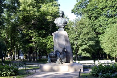 Şehir parkı, insanların dinlenebileceği bir yer.