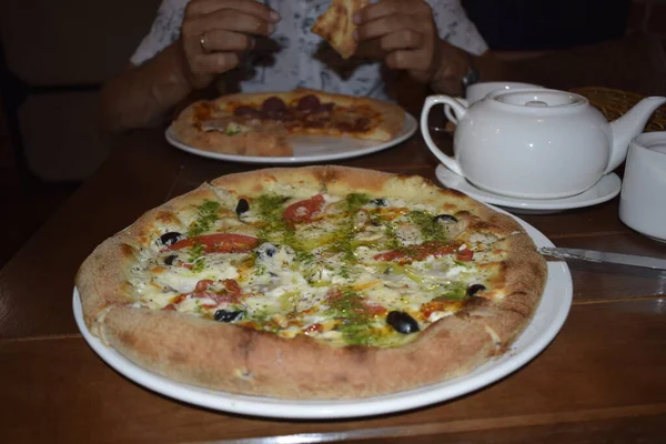 Vegetable Vegetarian Pizza Table — Stock Photo, Image