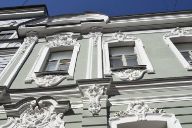 Binanın ön cephesinin ayrıntıları