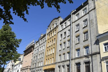 Binanın ön cephesinin ayrıntıları