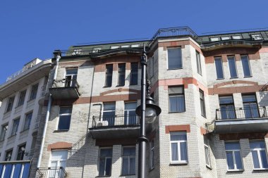 Binanın ön cephesinin ayrıntıları