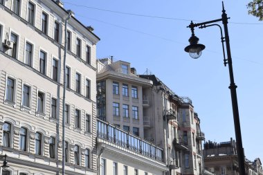 Binanın ön cephesinin ayrıntıları