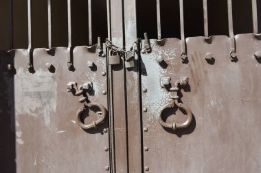 Binanın ön cephesinin ayrıntıları