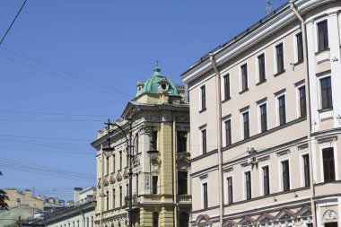 Binanın ön cephesi