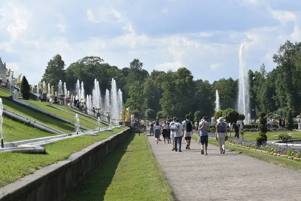 Ein Park Mit Springbrunnen Zum Entspannen — Stockfoto