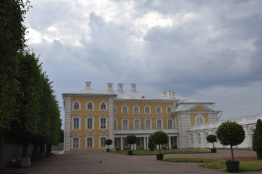 Evin dış görünüşünün ayrıntıları.