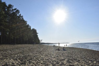 Deniz kıyısında gün batımı