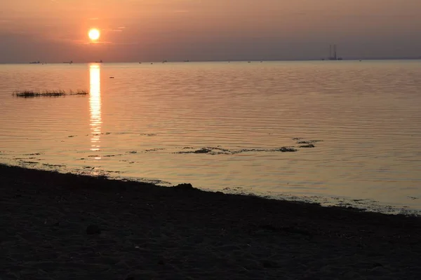 Ηλιοβασίλεμα Στην Παραλία Θάλασσα — Φωτογραφία Αρχείου