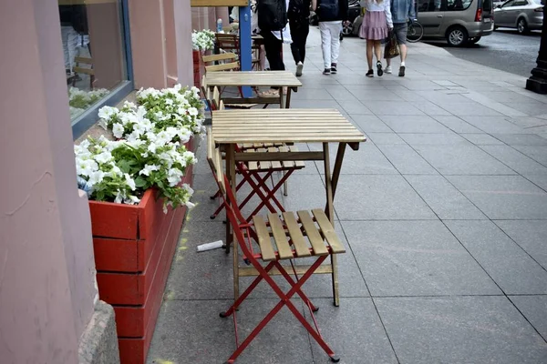 Café Mesas Cadeiras Verão — Fotografia de Stock