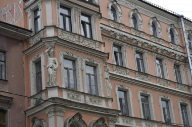 Bir binanın dış cephesinin ayrıntıları