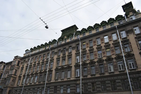 Altbau Mit Fenstern — Stockfoto