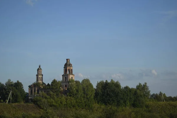 Une Vieille Église Abandonnée Avec Clocher — Photo