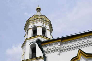 Kilise binası, binanın dış görünüşü.