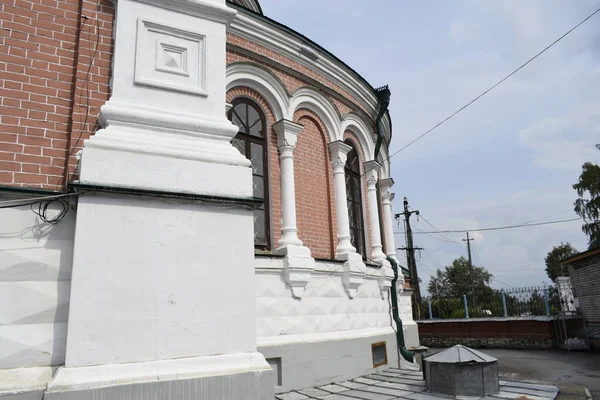 Kerkgebouw Details Van Gevel Van Het Gebouw — Stockfoto