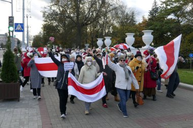 Minsk, Belarus - yaşlı kadınları barışçıl protesto