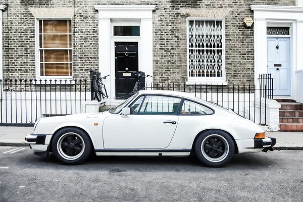 PORCHE 911 — Photo