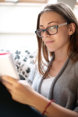 Genç kız öğrenci