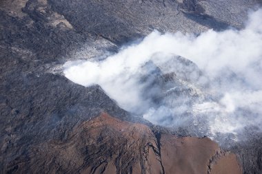 Kilauea Hawaii evleri tehdit ediyor.
