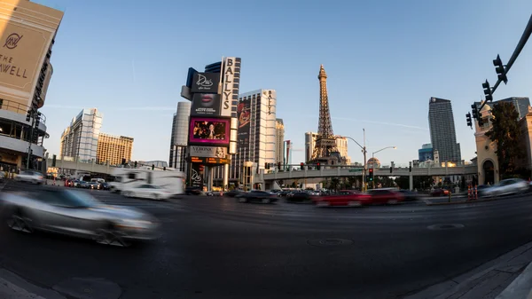 Las Vegas Nevada Usa 2014 Április Gyorsan Mozgó Autók Elmosódnak — Stock Fotó