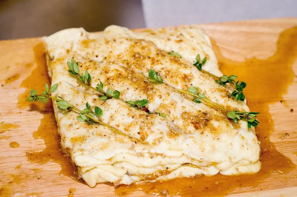 Baklava, kek, hamur işleri bal ile hazırlanması