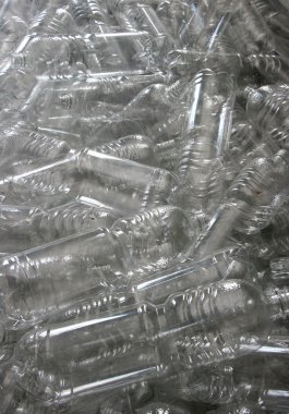 Arka plan şeffaf plastik şişe kazık