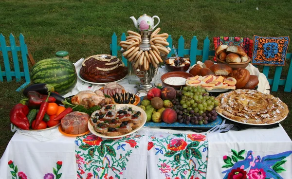 Potrawy tradycyjne ukraińskie uroczysty obiad — Zdjęcie stockowe