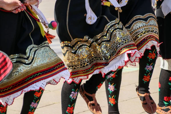 Detailní Obrázek Tradičních Bulharských Folklórních Šatů Zástěr Detail Bez Tváří — Stock fotografie