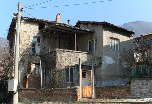 Damaged house — Stock Photo, Image