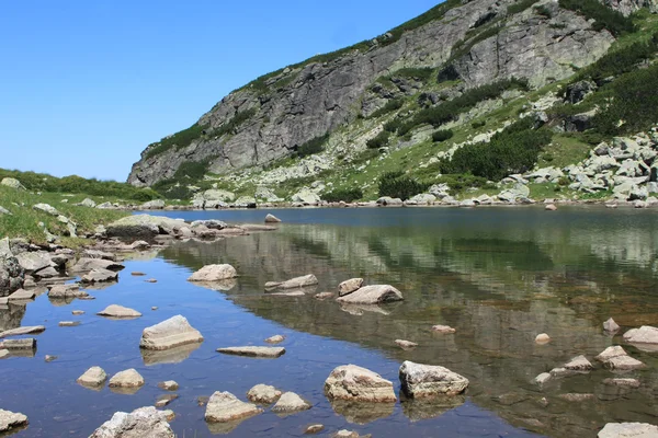 Hegyi tó — Stock Fotó