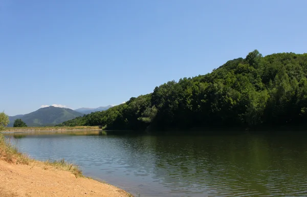 Lago rural — Fotografia de Stock