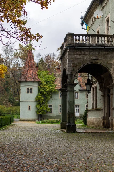 Starożytny Pałac Schoenborn Zamek Beregvar Jesienią Zbudowany Latach 1890 1895 — Zdjęcie stockowe