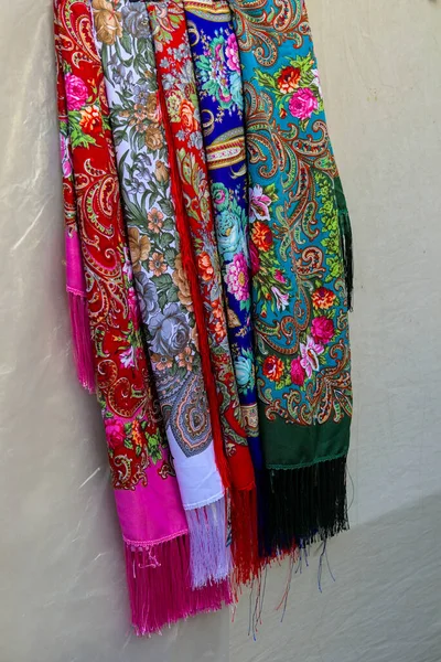 Set Colorful Ukrainian Headscarves Hanging Street Fair National Ukrainian Clothing — Stock Photo, Image