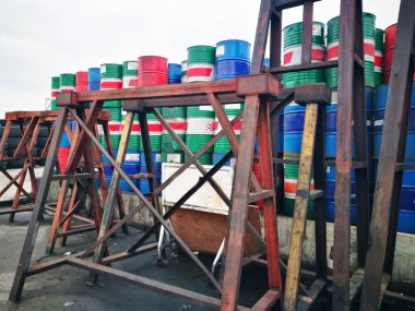 Kullanılmış Petrol Tankları Fabrikaya yerleştirildi.