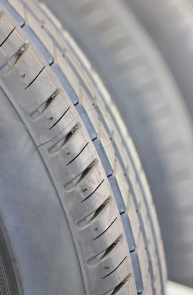 Fechar pneu do carro — Fotografia de Stock