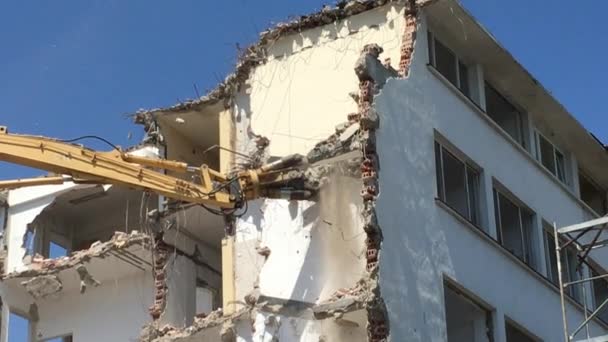 Demolición del edificio — Vídeo de stock