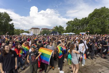 Sofya, Bulgaristan - 12 Haziran 2021: LGBT haklarına destek amaçlı Sofya Onur etkinliği (lezbiyen, gey, transseksüel ve biseksüel) Sofya 'da 14. kez ve bir yıl aradan sonra düzenleniyor. 