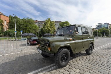 Sofya, Bulgaristan - 12 Haziran 2021: Eski antika otomobillerin geçidi 