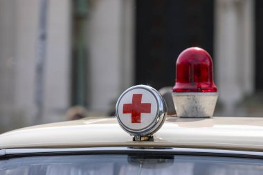 Sofya, Bulgaristan - 12 Haziran 2021: Eski antika otomobillerin geçidi 