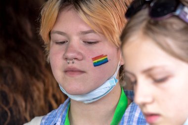 Sofya, Bulgaristan - 12 Haziran 2021: LGBT haklarına destek amaçlı Sofya Onur etkinliği (lezbiyen, gey, transseksüel ve biseksüel) Sofya 'da 14. kez ve bir yıl aradan sonra düzenleniyor.