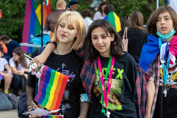 Sofya, Bulgaristan - 12 Haziran 2021: LGBT haklarına destek amaçlı Sofya Onur etkinliği (lezbiyen, gey, transseksüel ve biseksüel) Sofya 'da 14. kez ve bir yıl aradan sonra düzenleniyor.