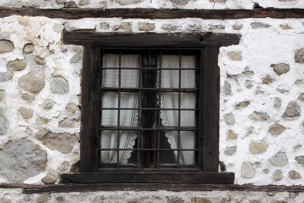 Oude venster — Stockfoto