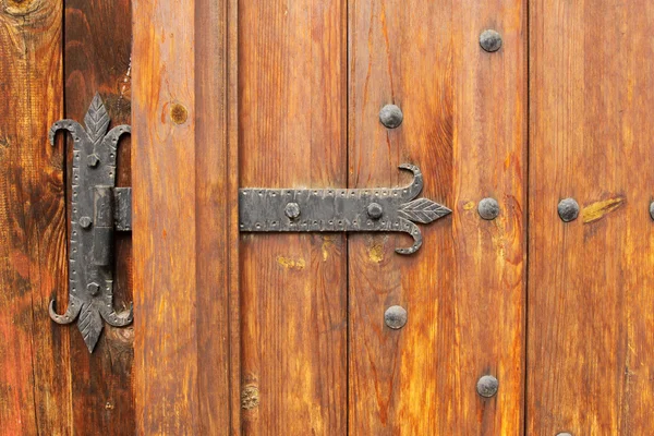 Украшенная дверь — стоковое фото